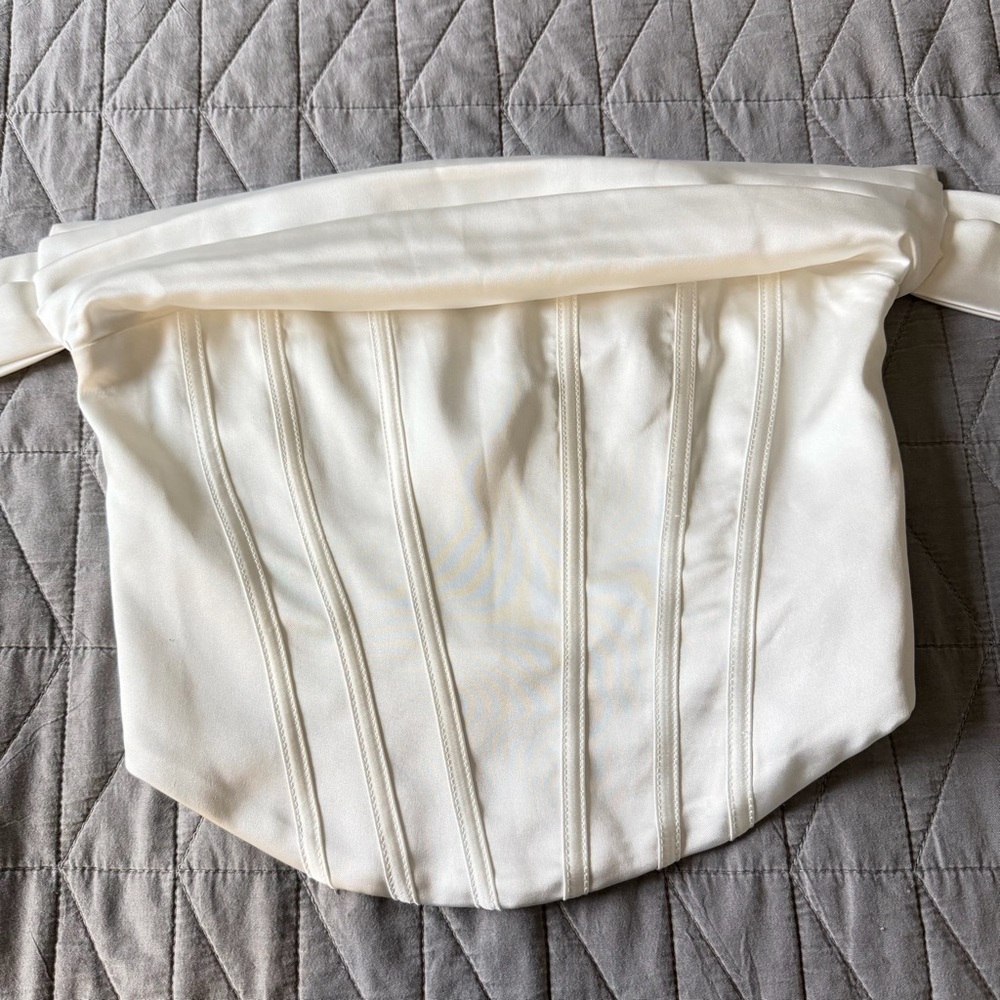 White Fox White bustier corset off shoulder Crop Top Size Small 41958